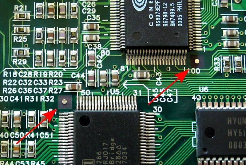 pcb - Connecting pads with the same functionality belonging to one