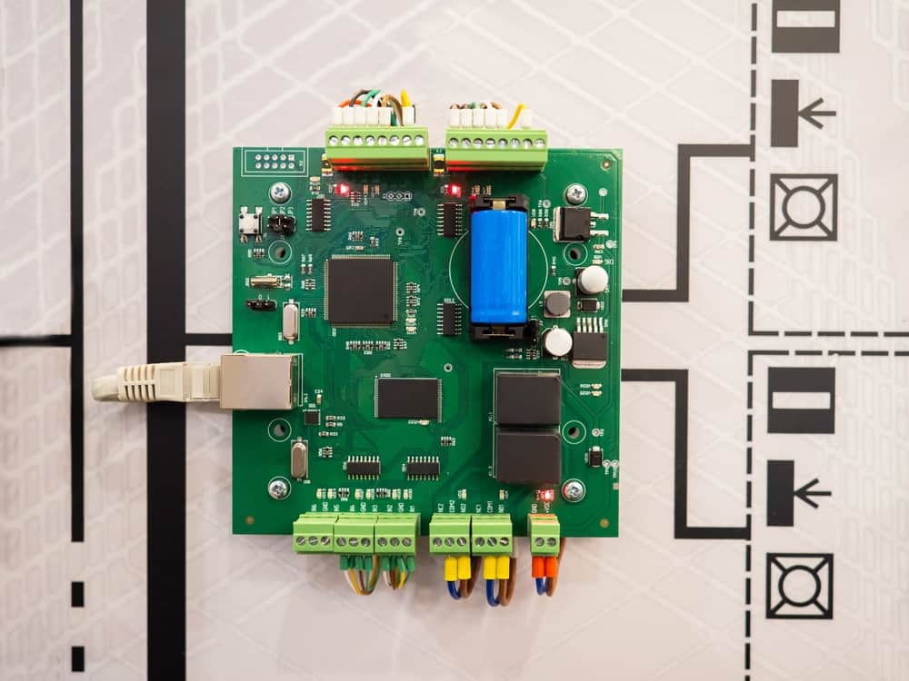  PCBA with power and signal connectors