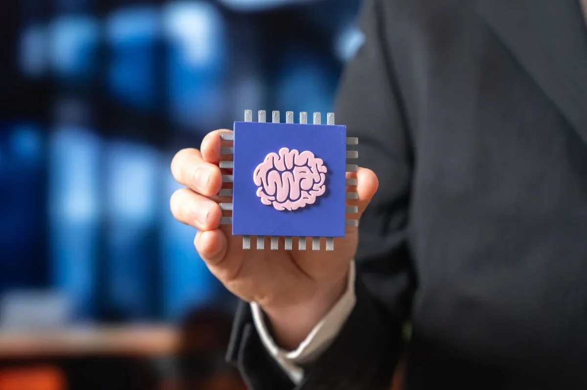 a-microchip-with-neural-network-technology-in-the-2026-01-11-11-05-02-utc